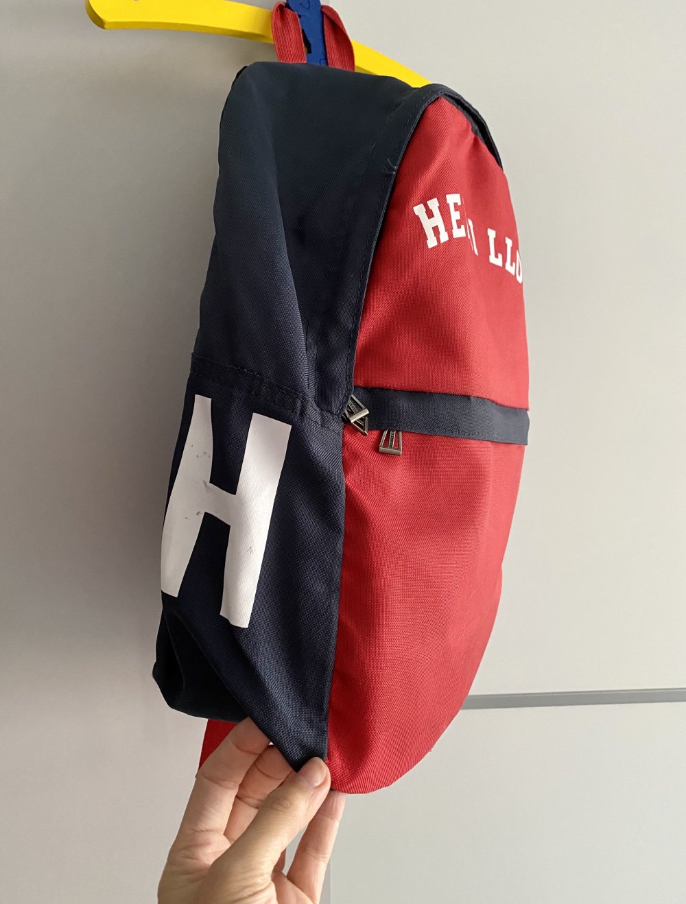 HENRI LLOYD Rucksack in Rot/Marineblau