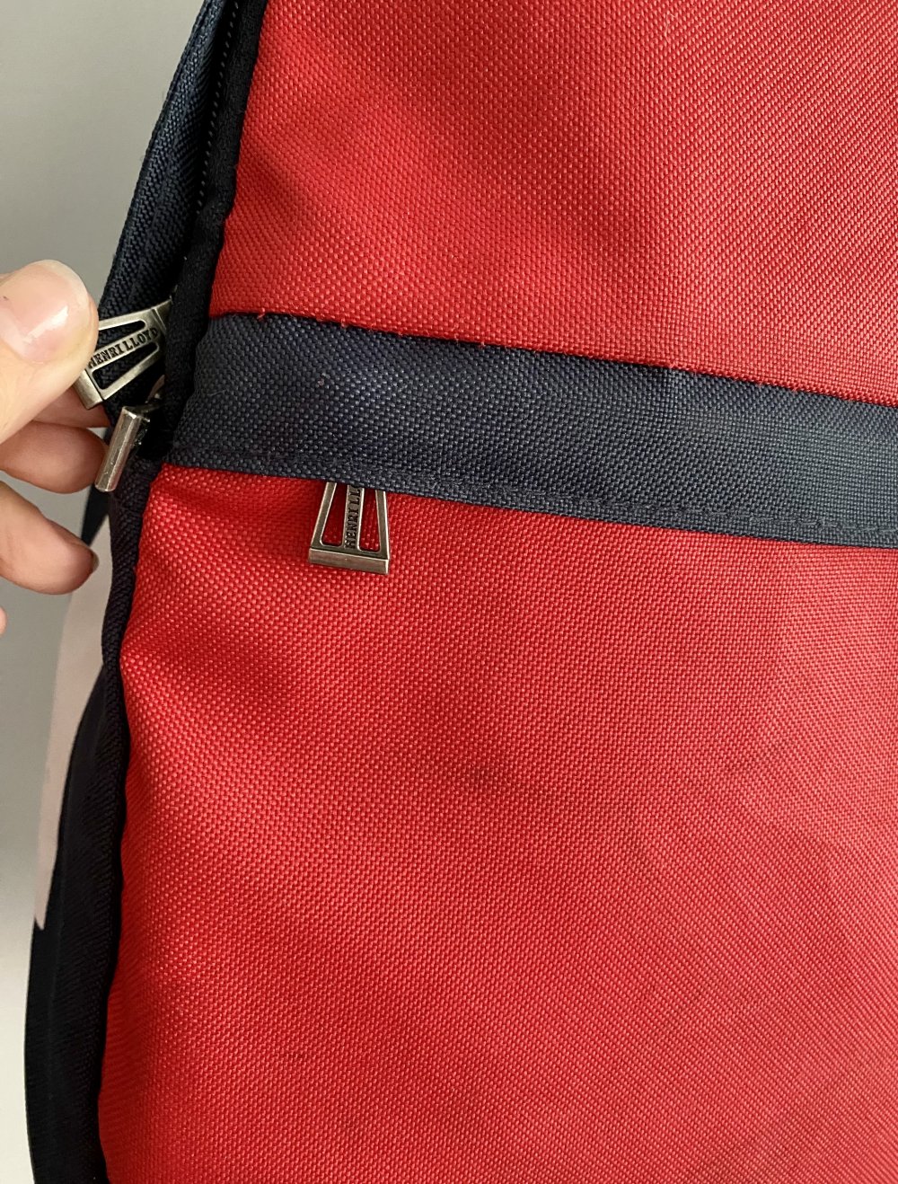 HENRI LLOYD Rucksack in Rot/Marineblau