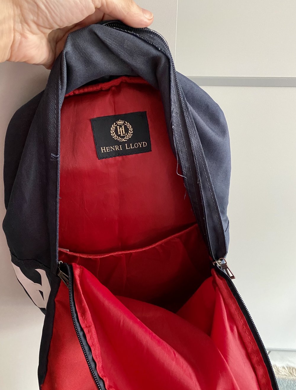 HENRI LLOYD Rucksack in Rot/Marineblau