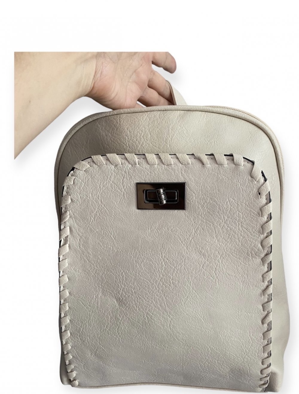Damen Rucksack Tasche in Creme aus Kunstleder NEU mit Etikett.