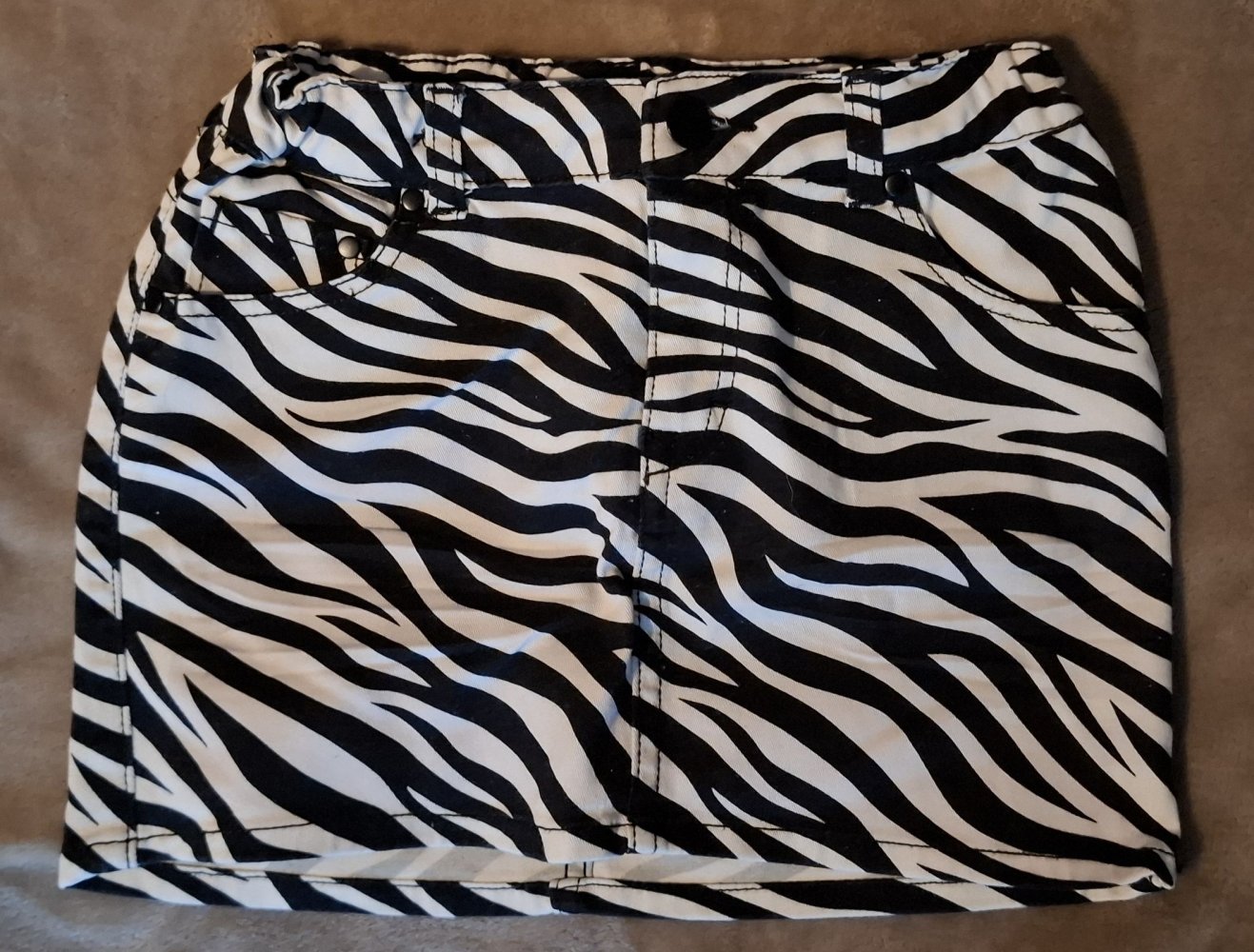 Schwarz-weißer (Zebra-Look) Rock von H&M