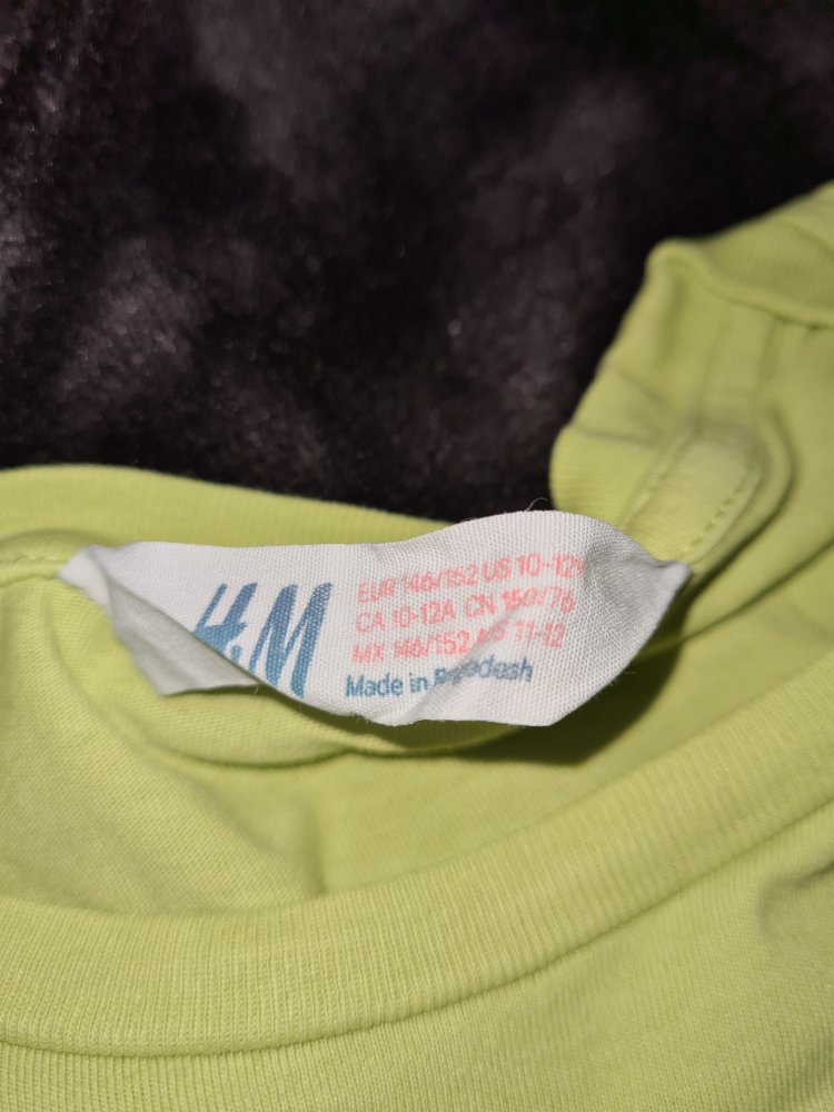 Gelbgrünes T-Shirt von H&M mit Aufdruck