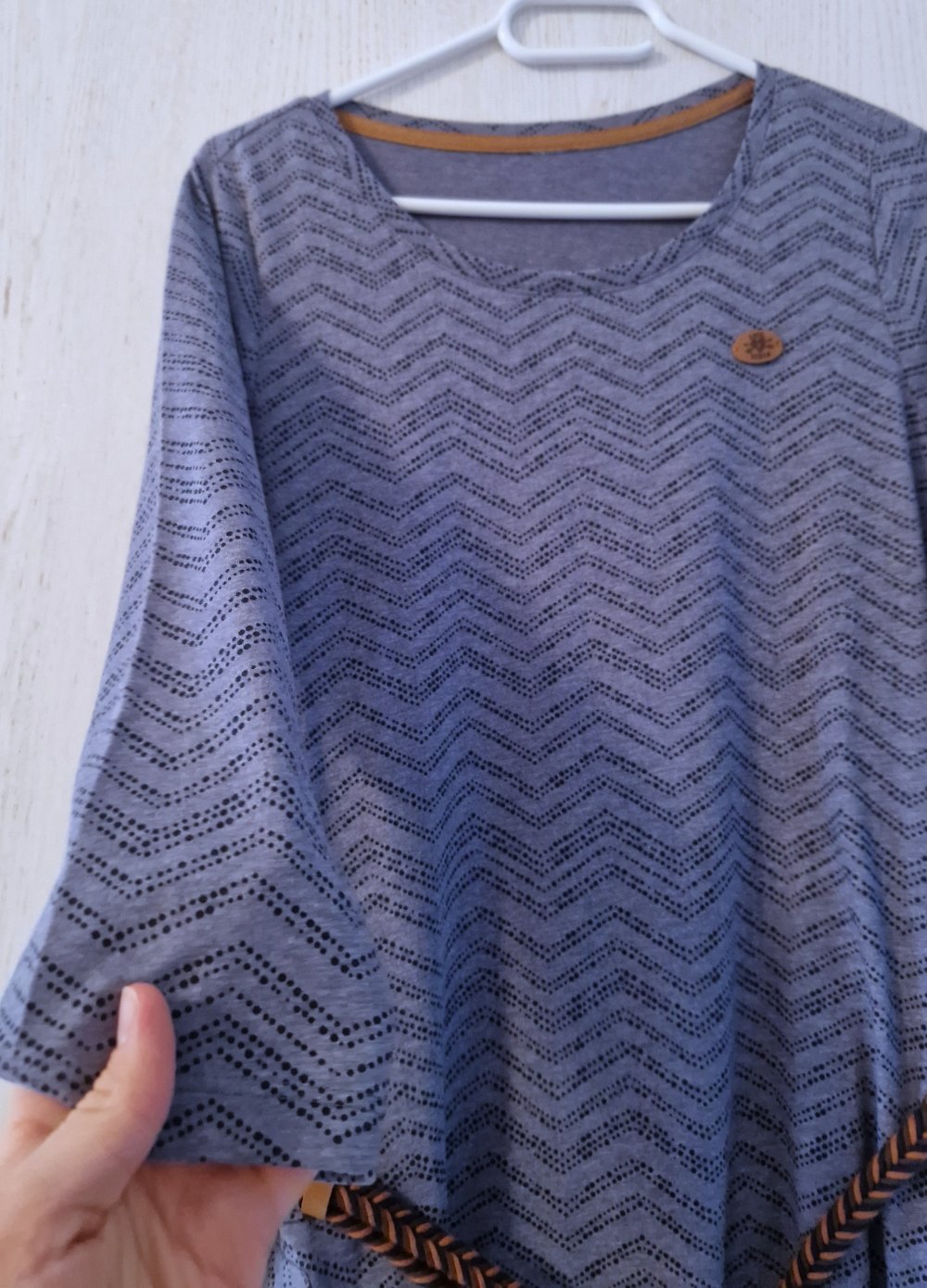 T-Shirt Kleid blau/grau mit braunen Gürtel