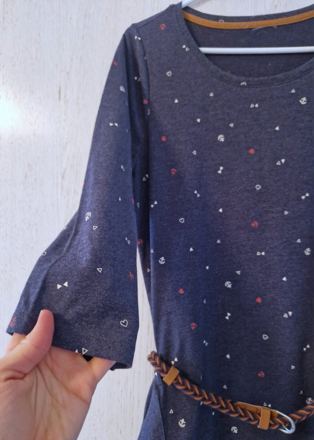 T-Shirt Kleid dunkelblau mit braunen Gürtel