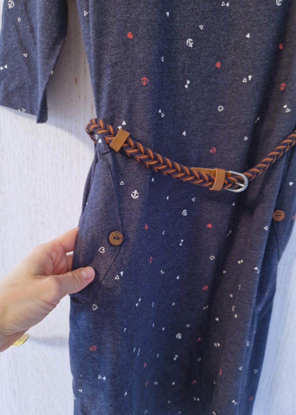 T-Shirt Kleid dunkelblau mit braunen Gürtel
