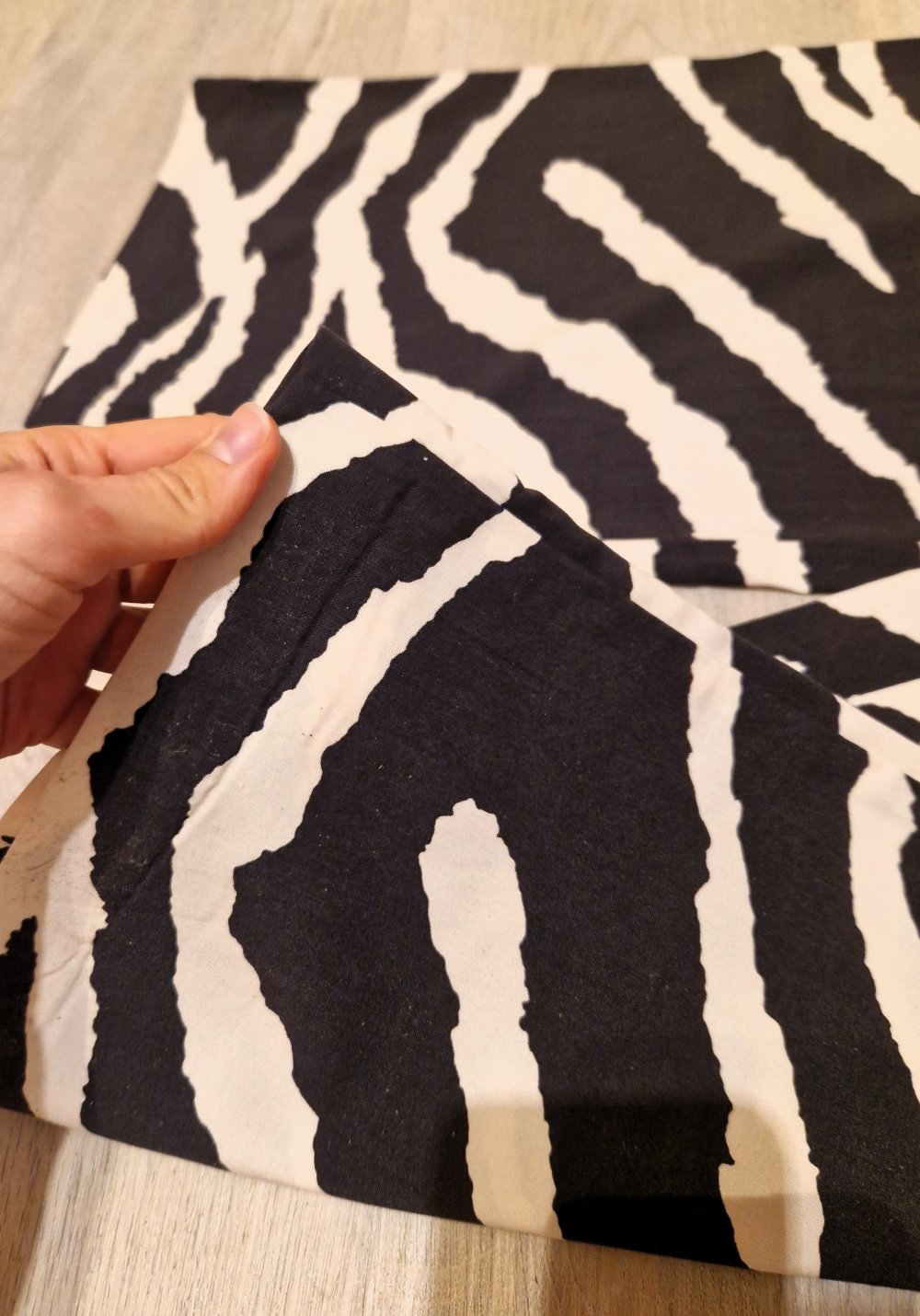 Stoffhose H&M, animal print zebra gestreift, neuwertig