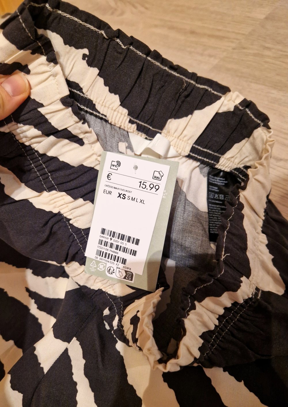 Stoffhose H&M, animal print zebra gestreift, neuwertig