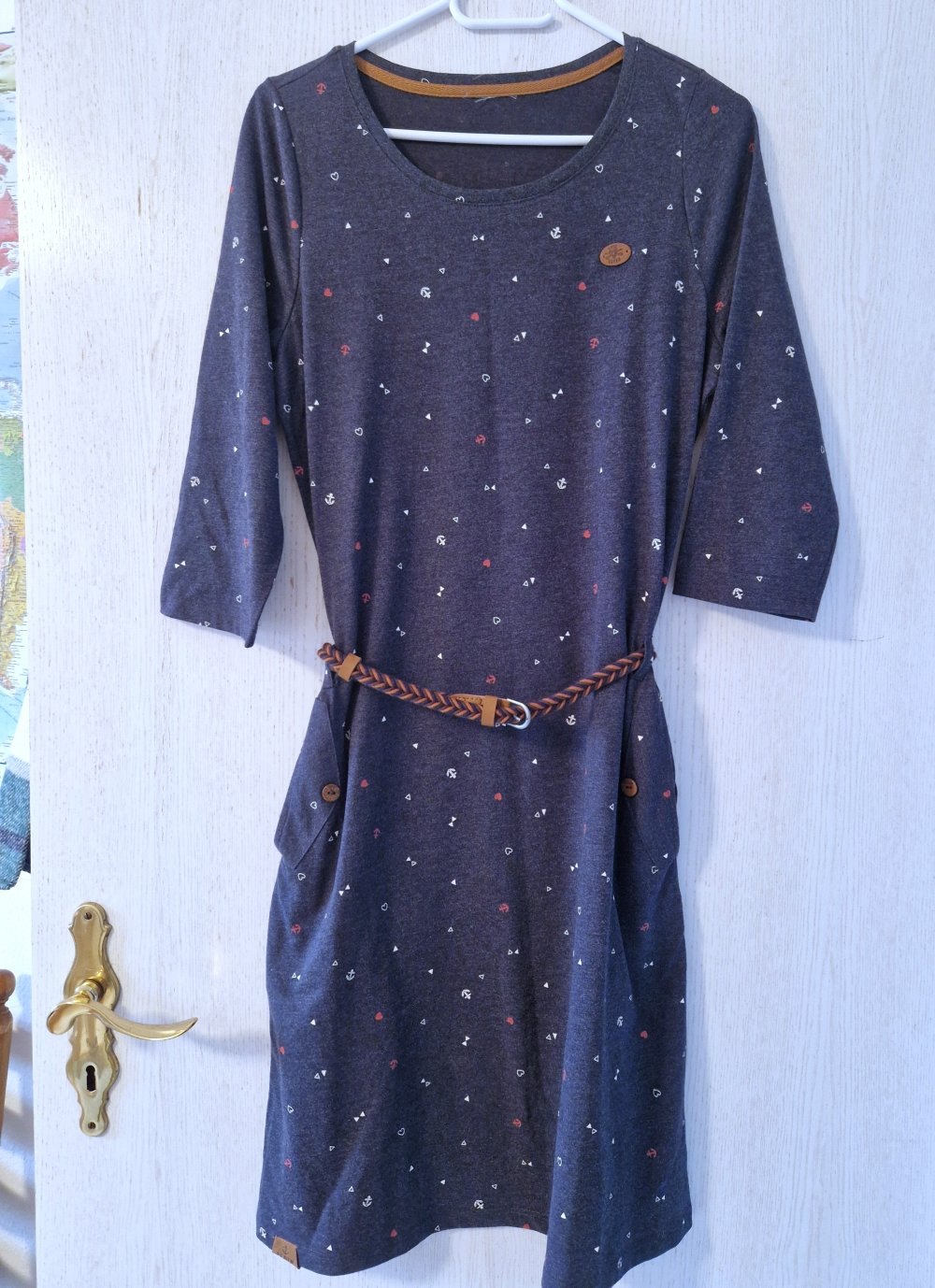 T-Shirt Kleid dunkelblau mit braunen Gürtel