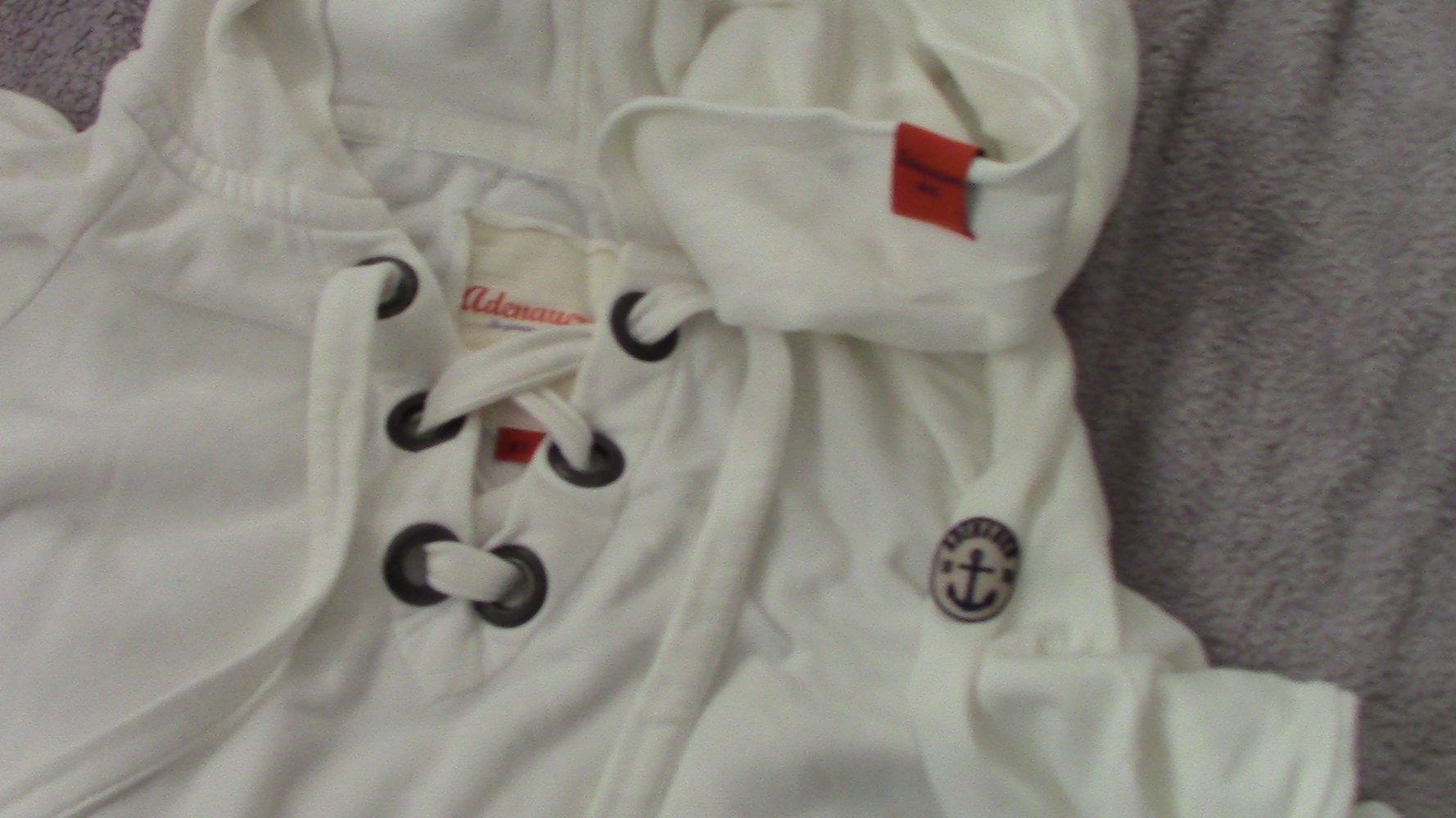 süsses LangarmSweatshirt  in weiss Adenauer & Co :) 
