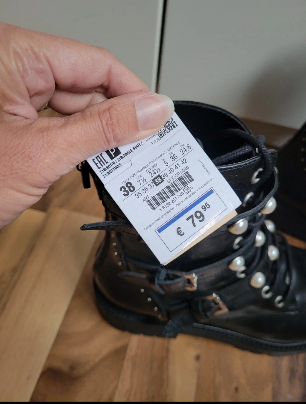 Zara Leder Boots derb mit Schnallen und Perlen schwarz Stiefelette Punk Goth Biker Schnürstiefel Schnürboots Grunge Gothik gothic