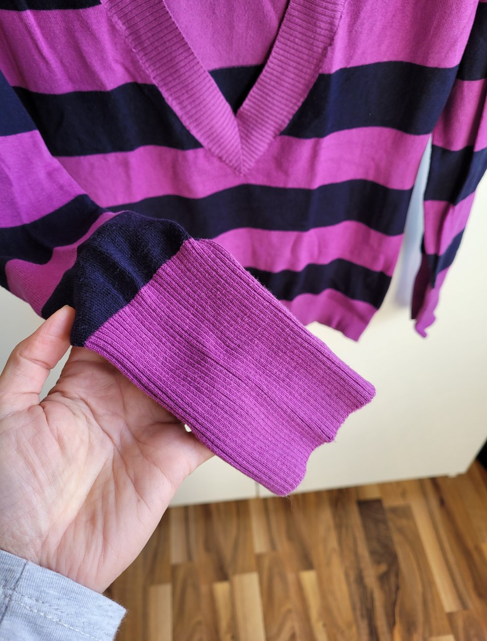 H&M Strickpullover Basic Streifen gestreift Vintage Strickpulli V-Ausschnitt magenta Blockstreifen