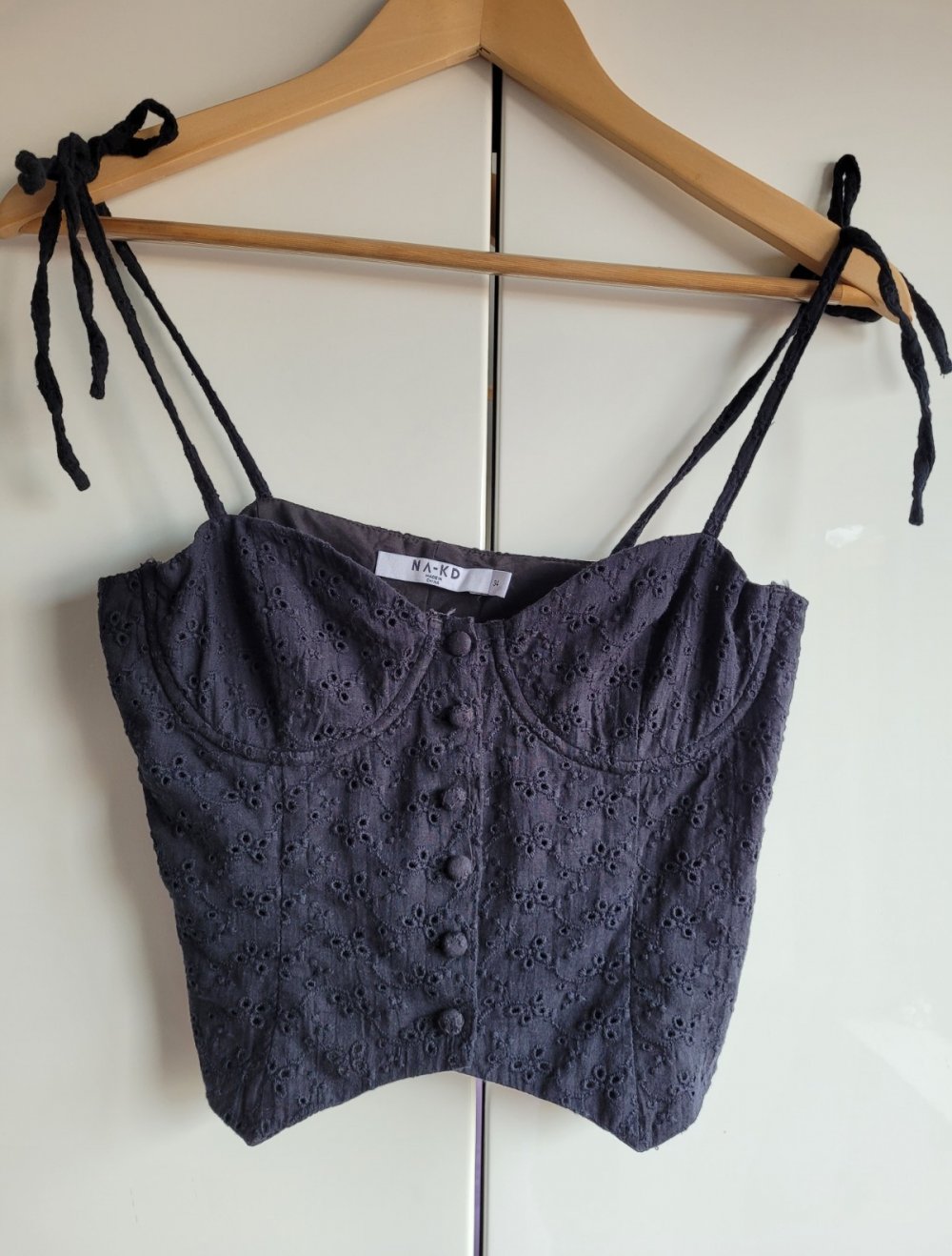 NA-KD Broderie Anglaise Bralette Crop Top Bustier Korsett Korsage Baumwolle Boho Hippie Gypsy Gipsy pointelle Gothik gothic Punk Grunge sexy cropped bauchfrei Baumwolle Spitze zara