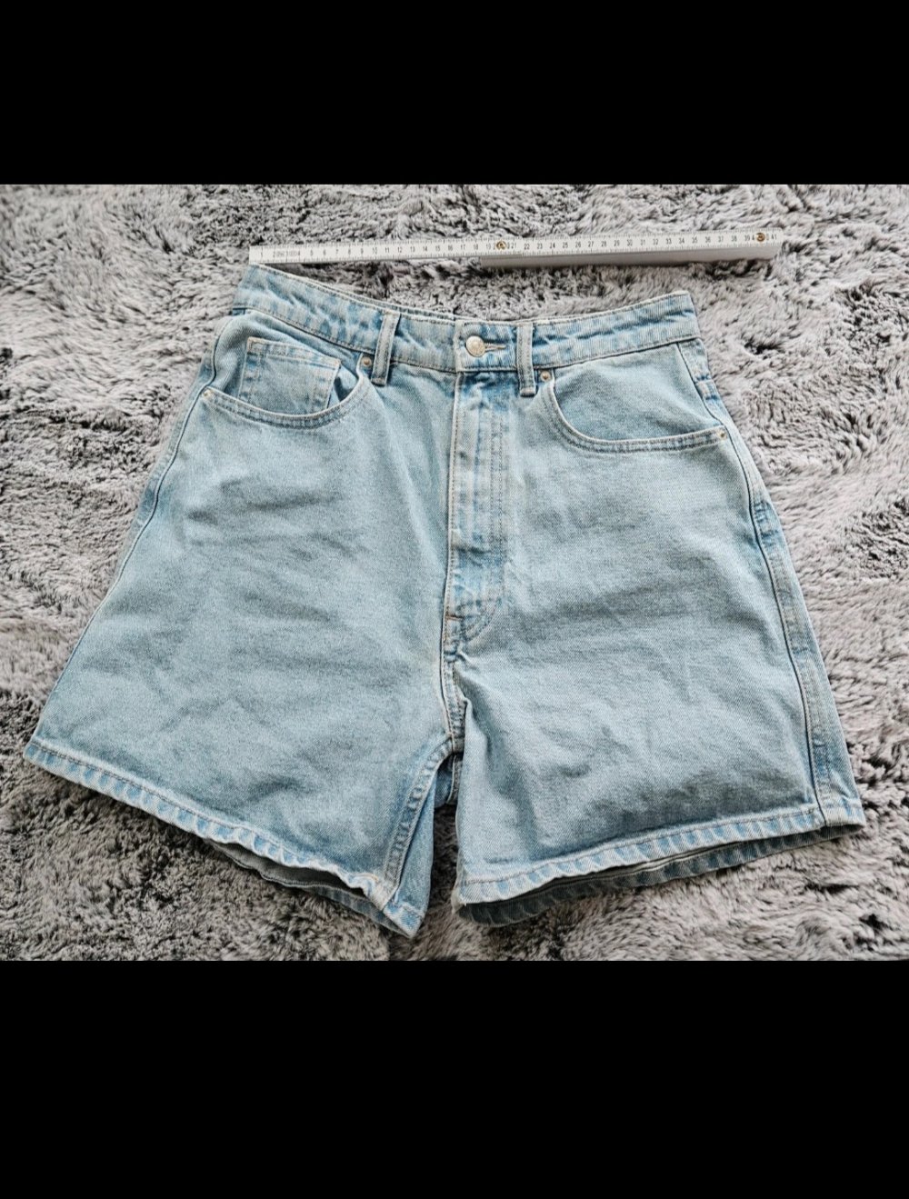 Kurze Jeanshose in Blau