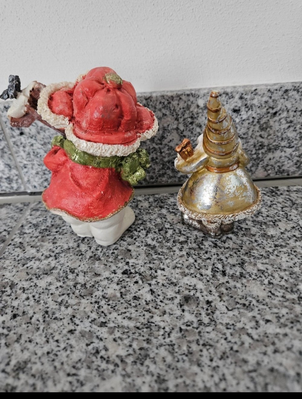 Weihnachtsmann und Schneemann