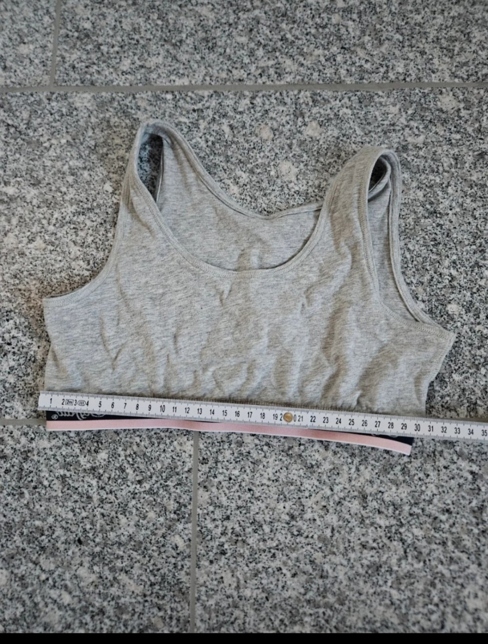 Top in Grau