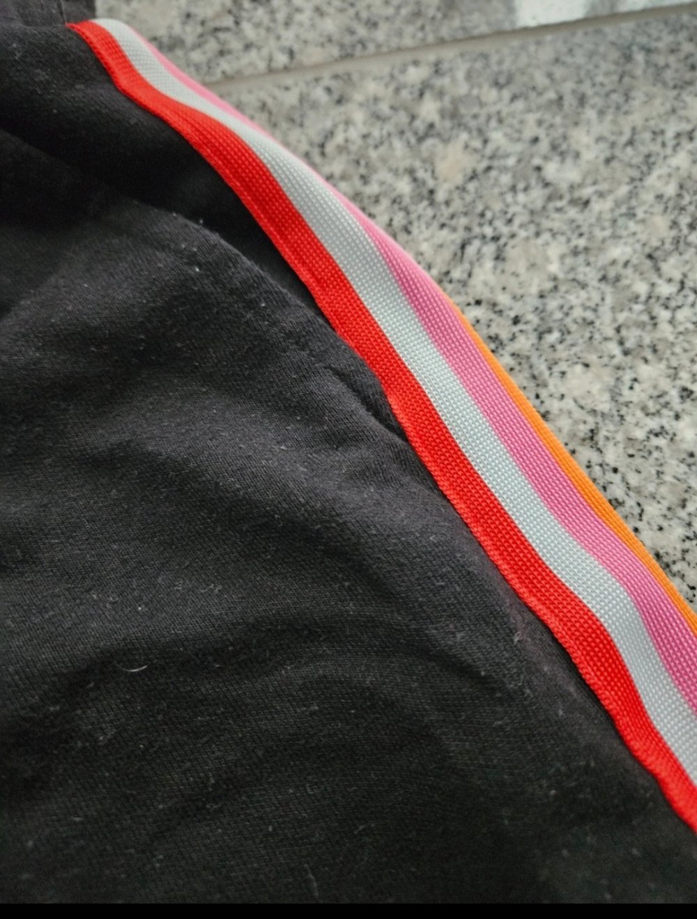 Kurze Stoffhose
