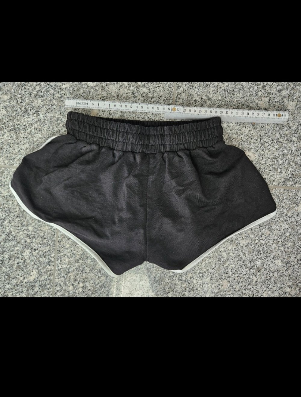 Kurze Stoffhose