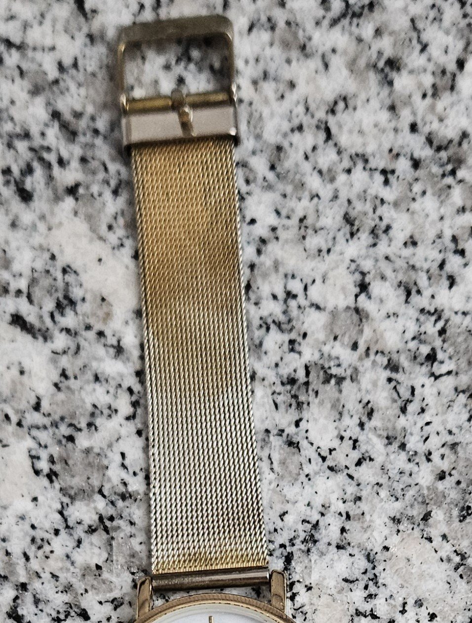 Armbanduhr in Gold