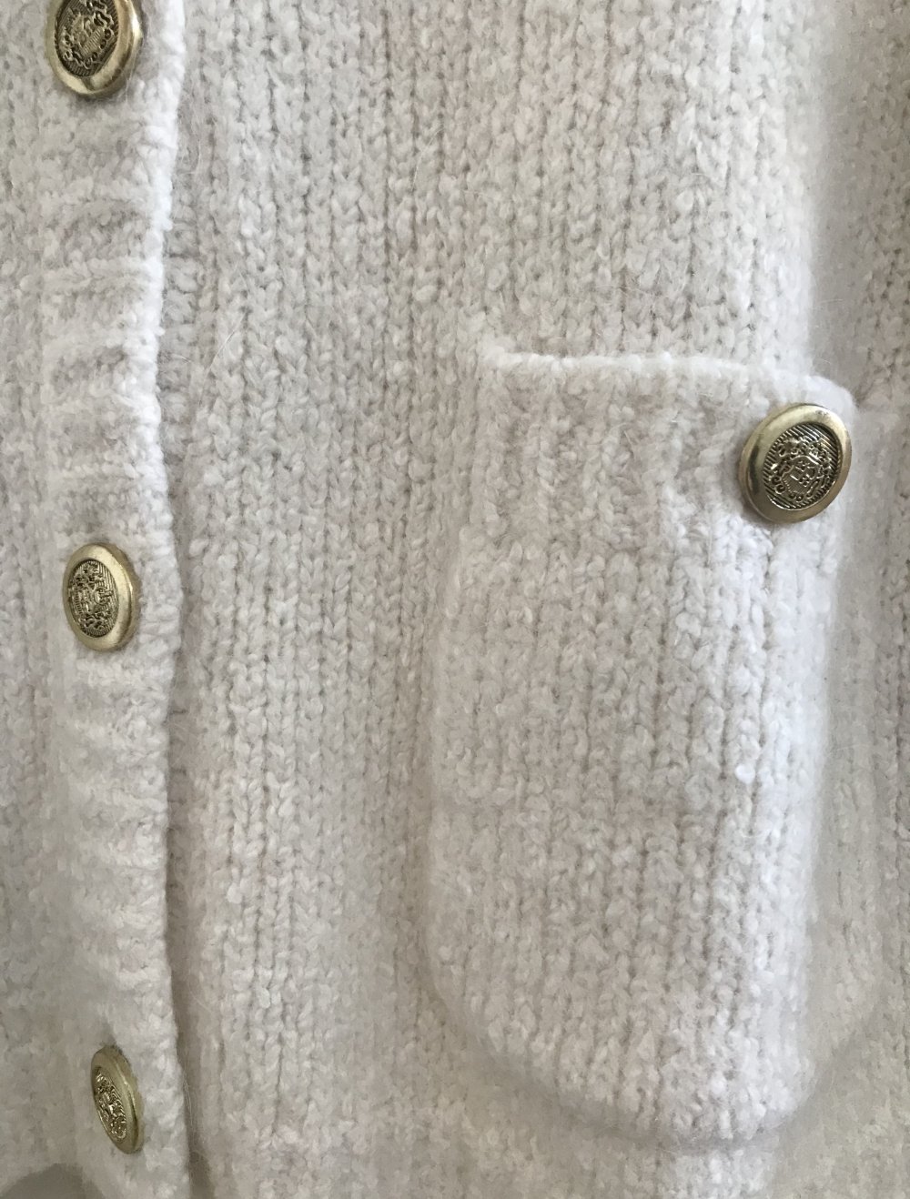 Massimo Dutti Strickjacke Cardigan knit Knöpfe gold farben blogger festlich Weihnachten Xmas