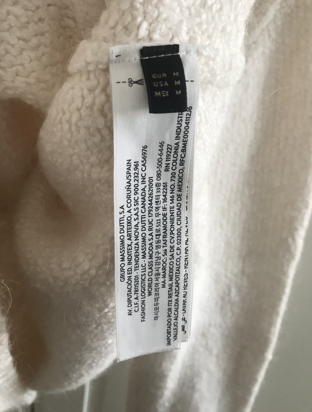 Massimo Dutti Strickjacke Cardigan knit Knöpfe gold farben blogger festlich Weihnachten Xmas