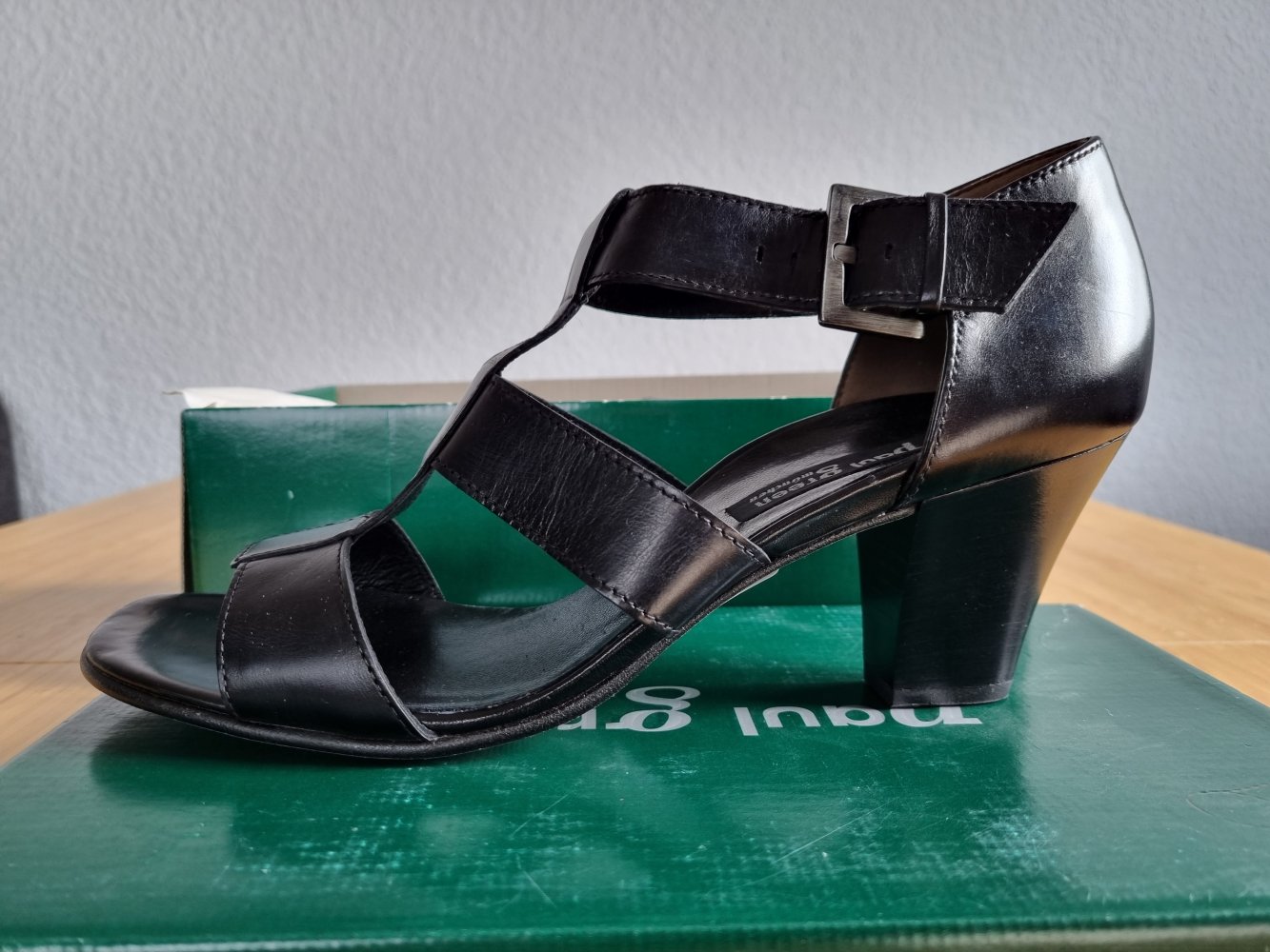 Paul Green Ledersandale Gr.8, schwarz neu mit Karton