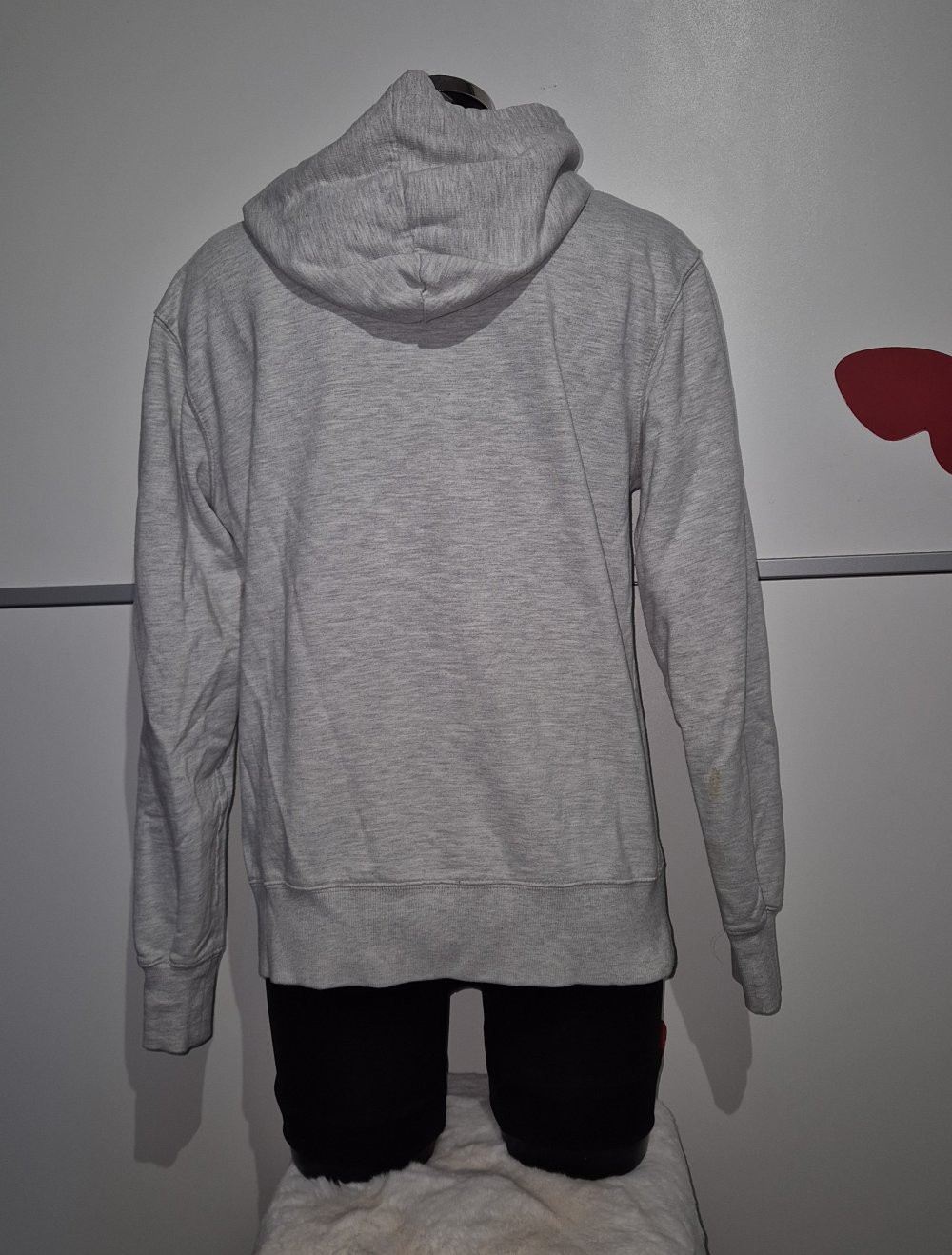 Grauer Hoody mit Aufdruck Gr. L 36-40