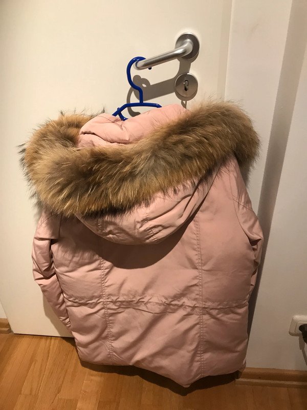 Guess Damen Daunenjacke – Größe M – Gebraucht, aber in Top-Zustand