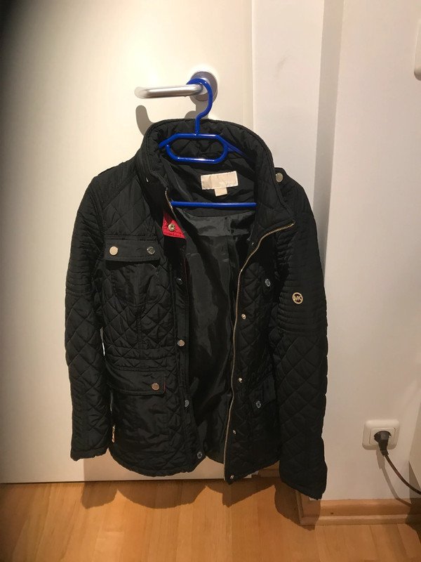 Michael Kors Damenjacke – Schwarz mit MK-Logo in Gold – Größe L