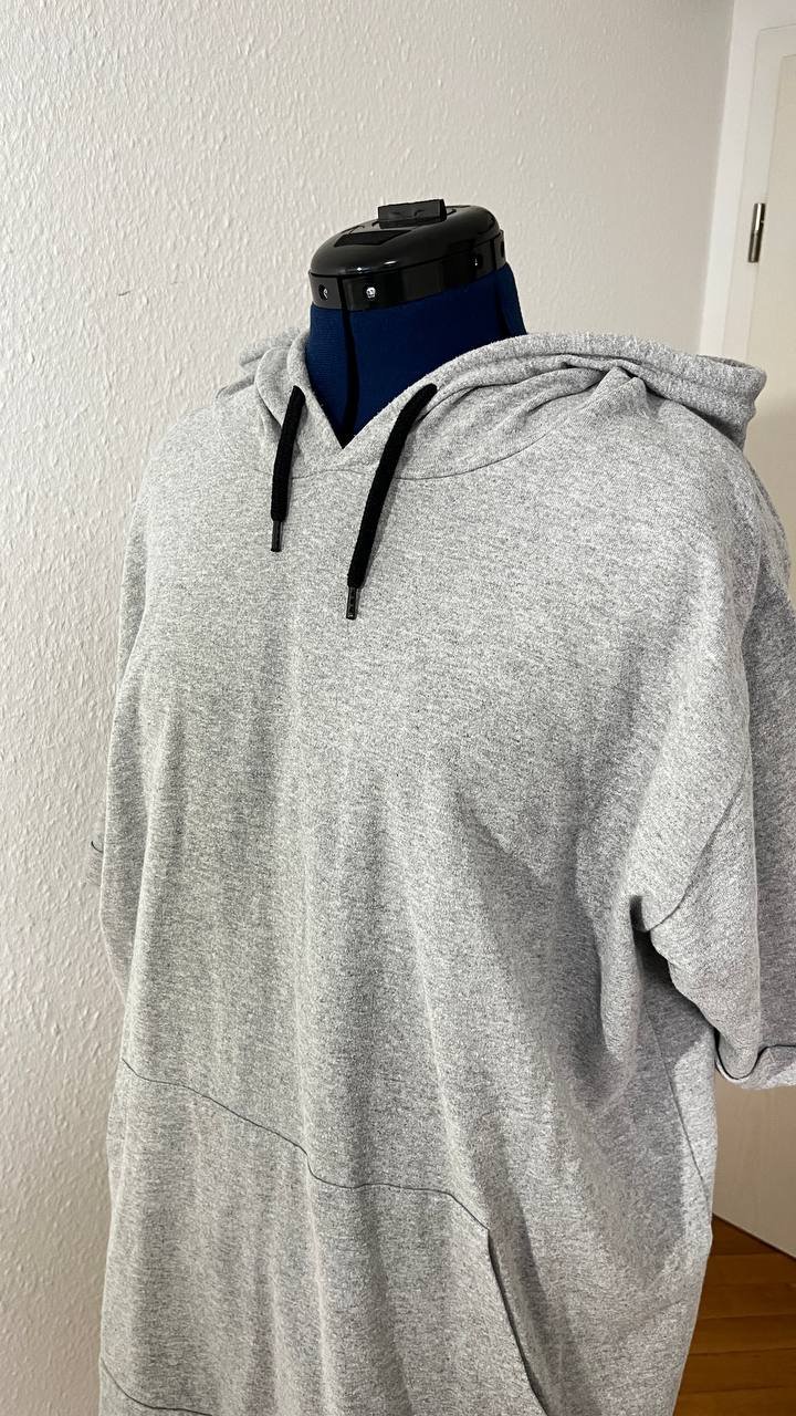 Praktischer kurzärmliger Hoodie in Grau (XXL)