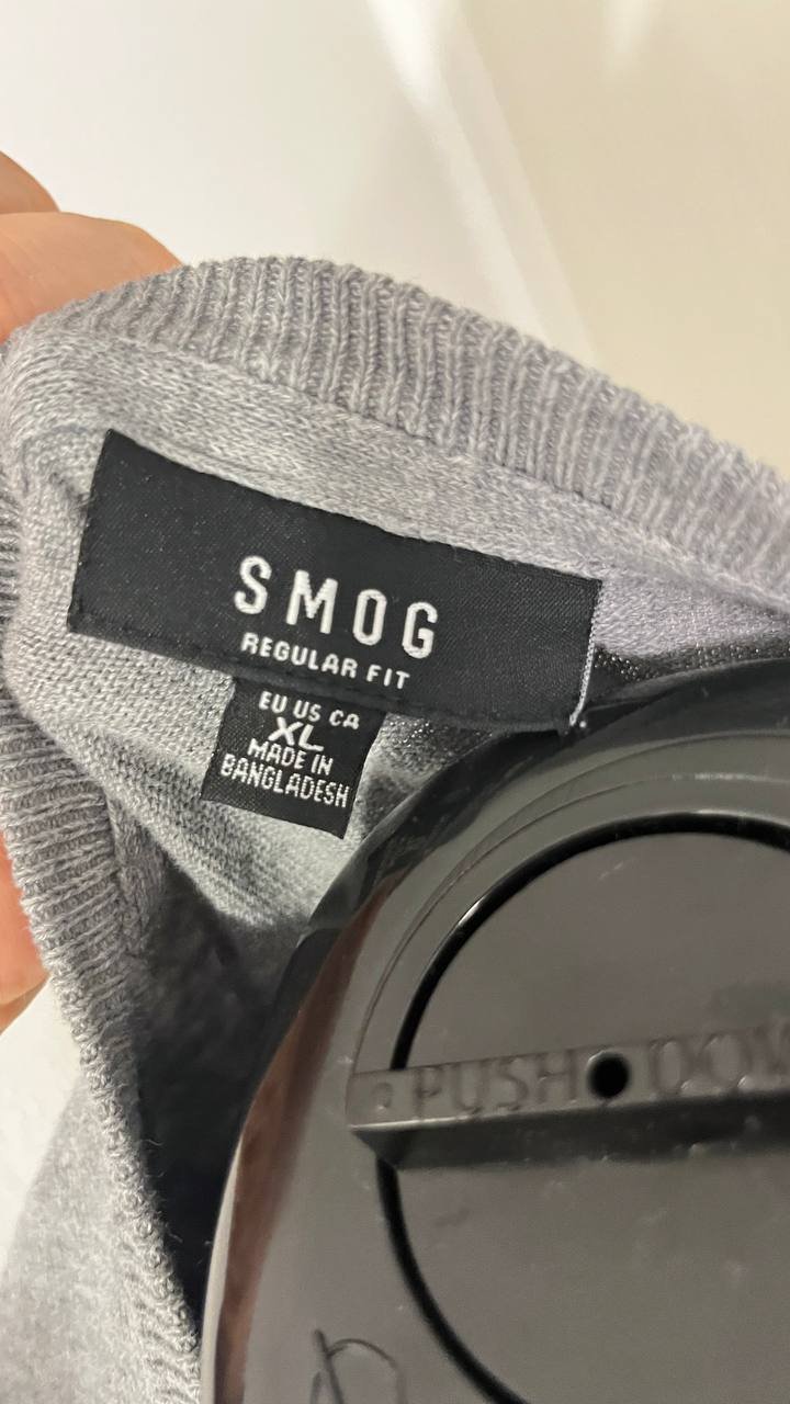Schöner Pullover in Grau (XL)