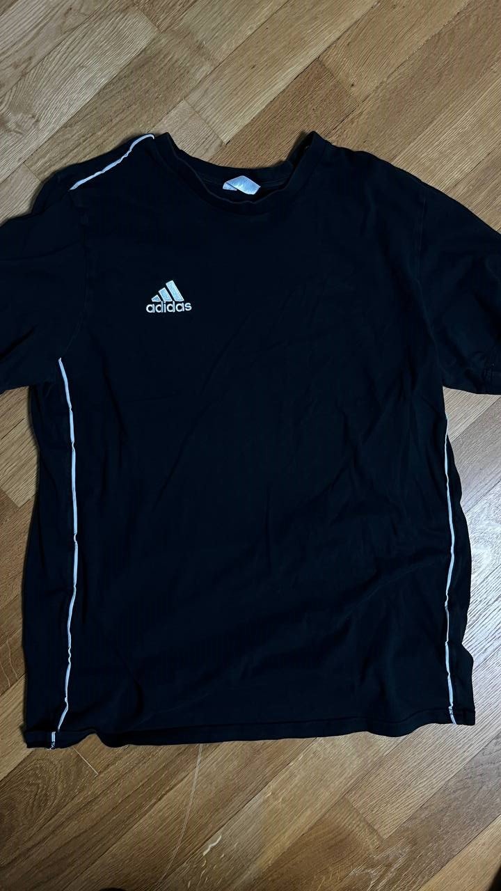 T-Shirt von Adidas (Größe L)