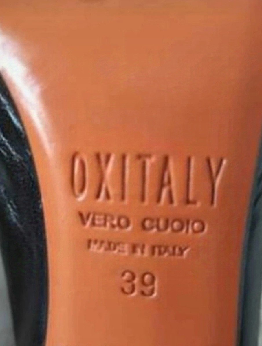 Vollleder Pumps Gr. 39 ~ Vero Guoio ~