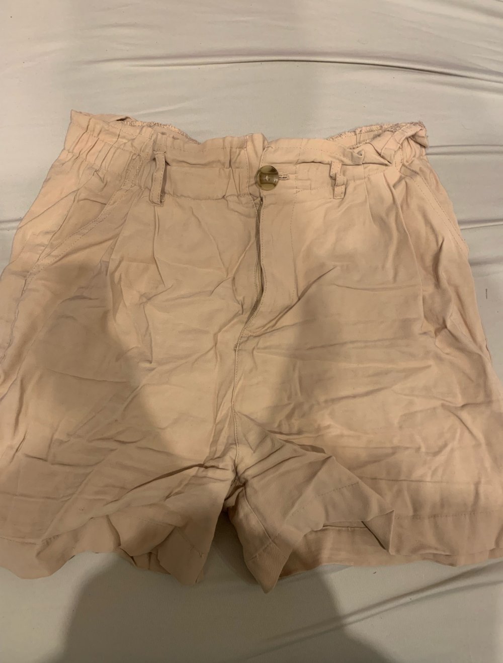 Kurze Stoffhose