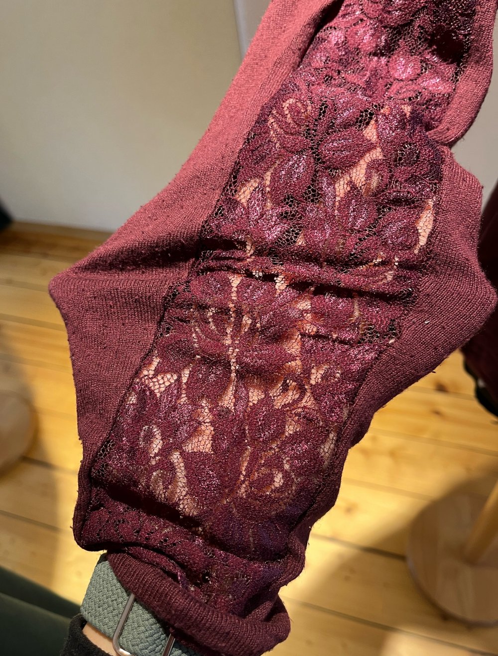 Pulli mit Spitze