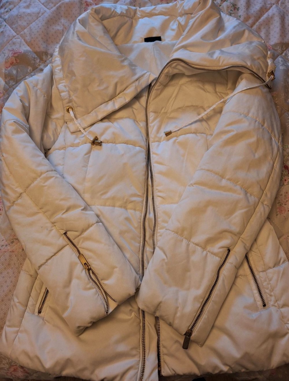 Weißer Damen-Wintermantel, Größe S 36