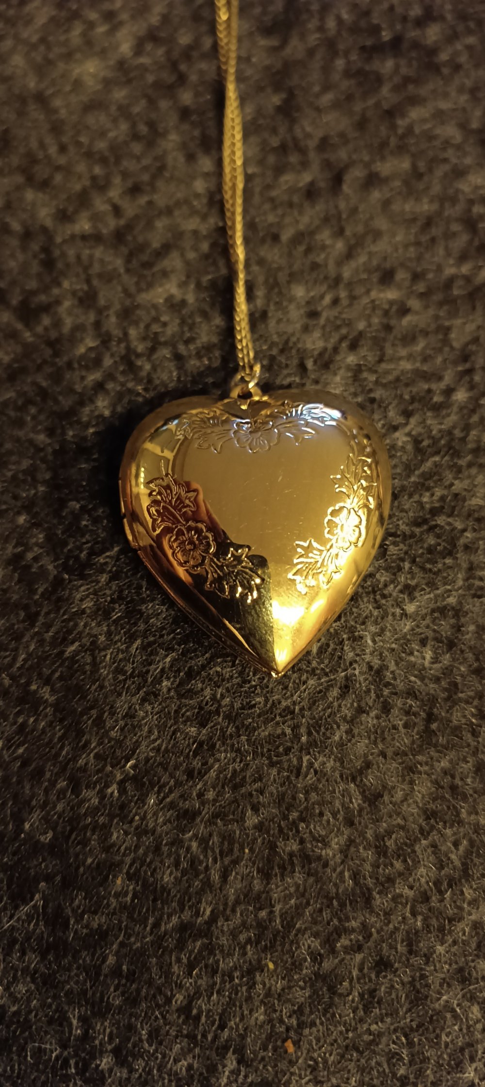 Klappherz mit Kette