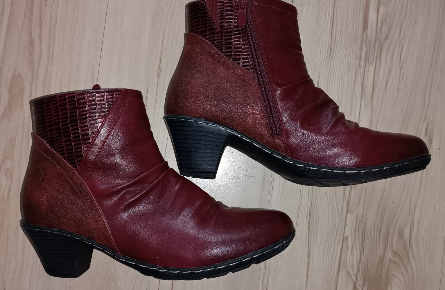 Silvine weinrote Stiefeletten