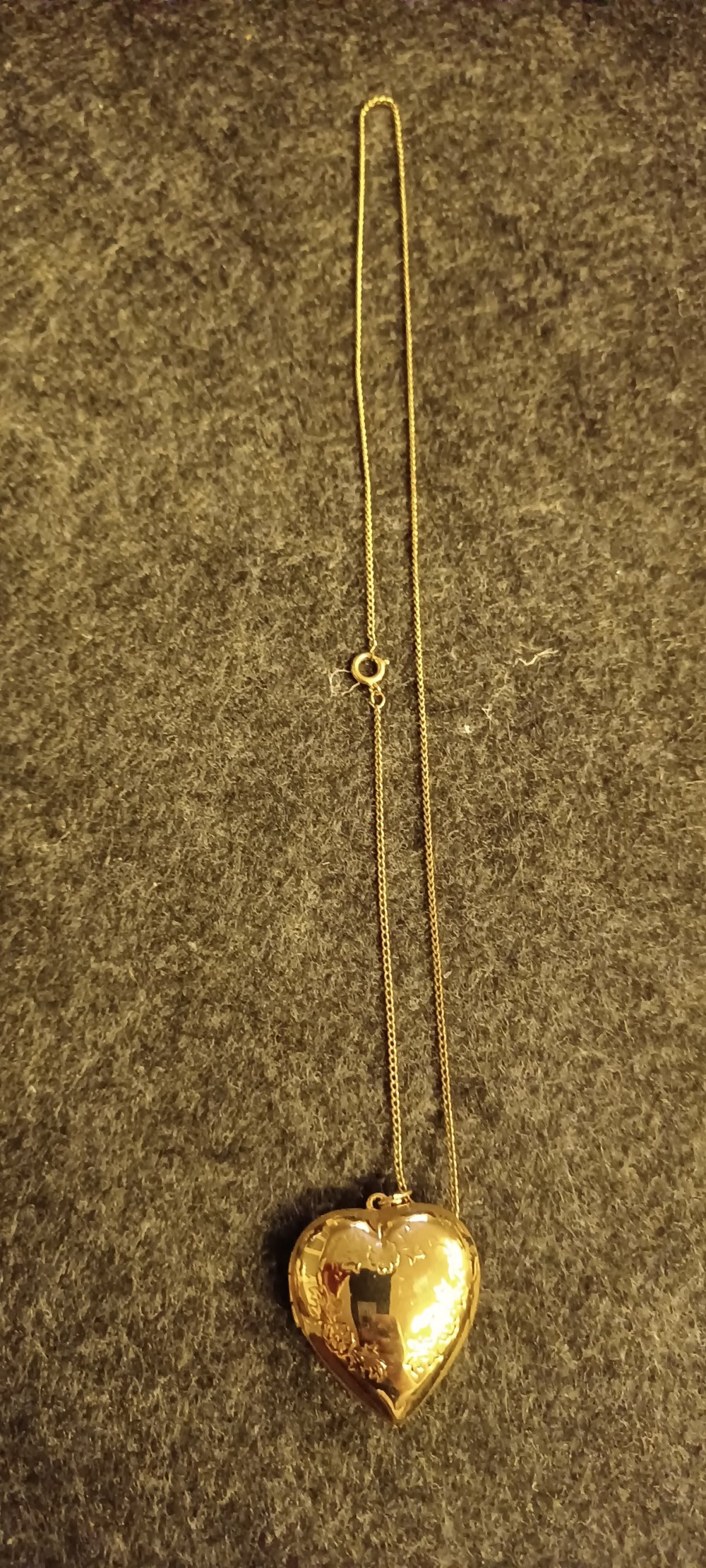 Klappherz mit Kette