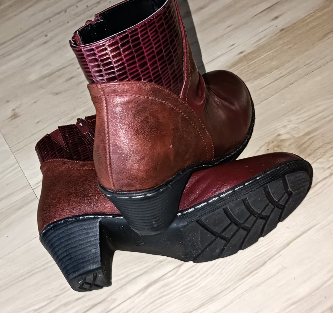 Silvine weinrote Stiefeletten