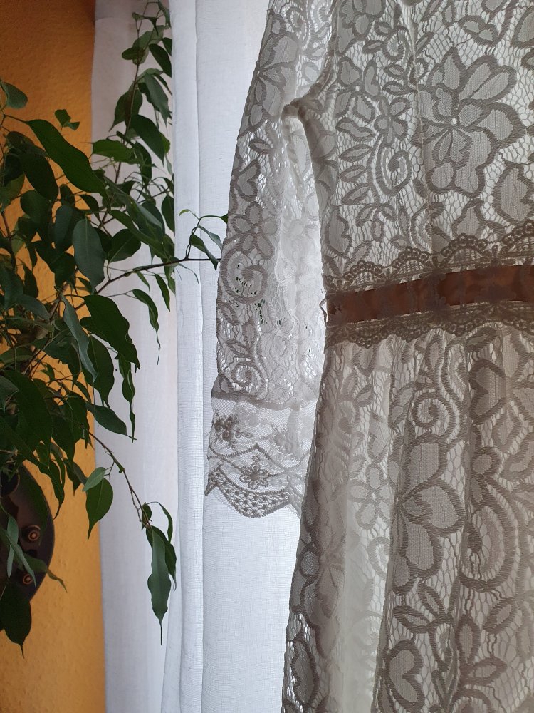 Spitzenkleid im Vintage-Stil 
