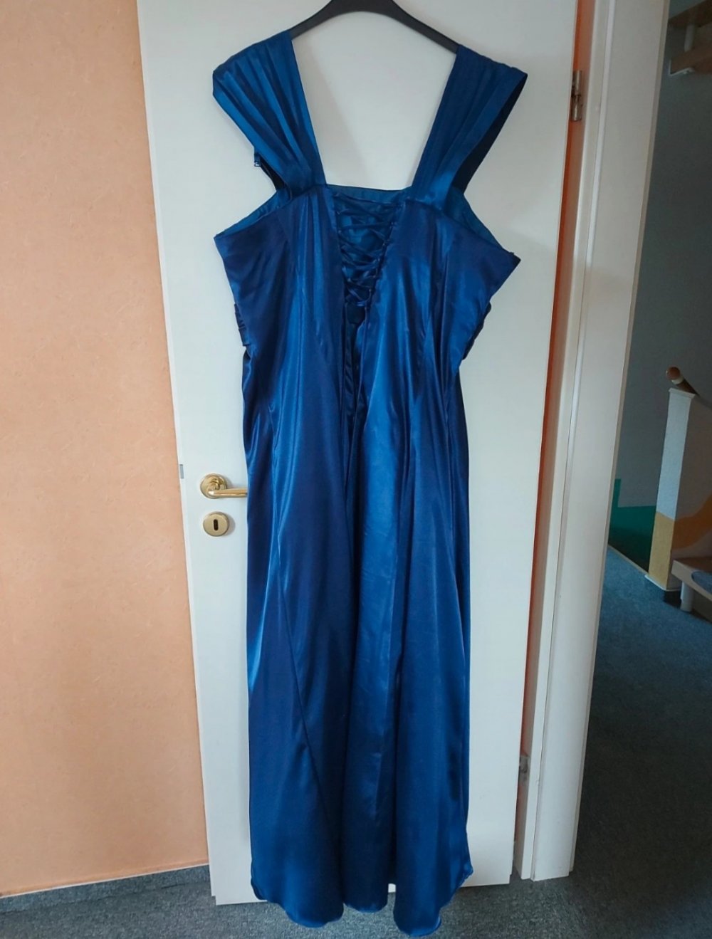 Juju & Christine Abendkleind in Royalblau