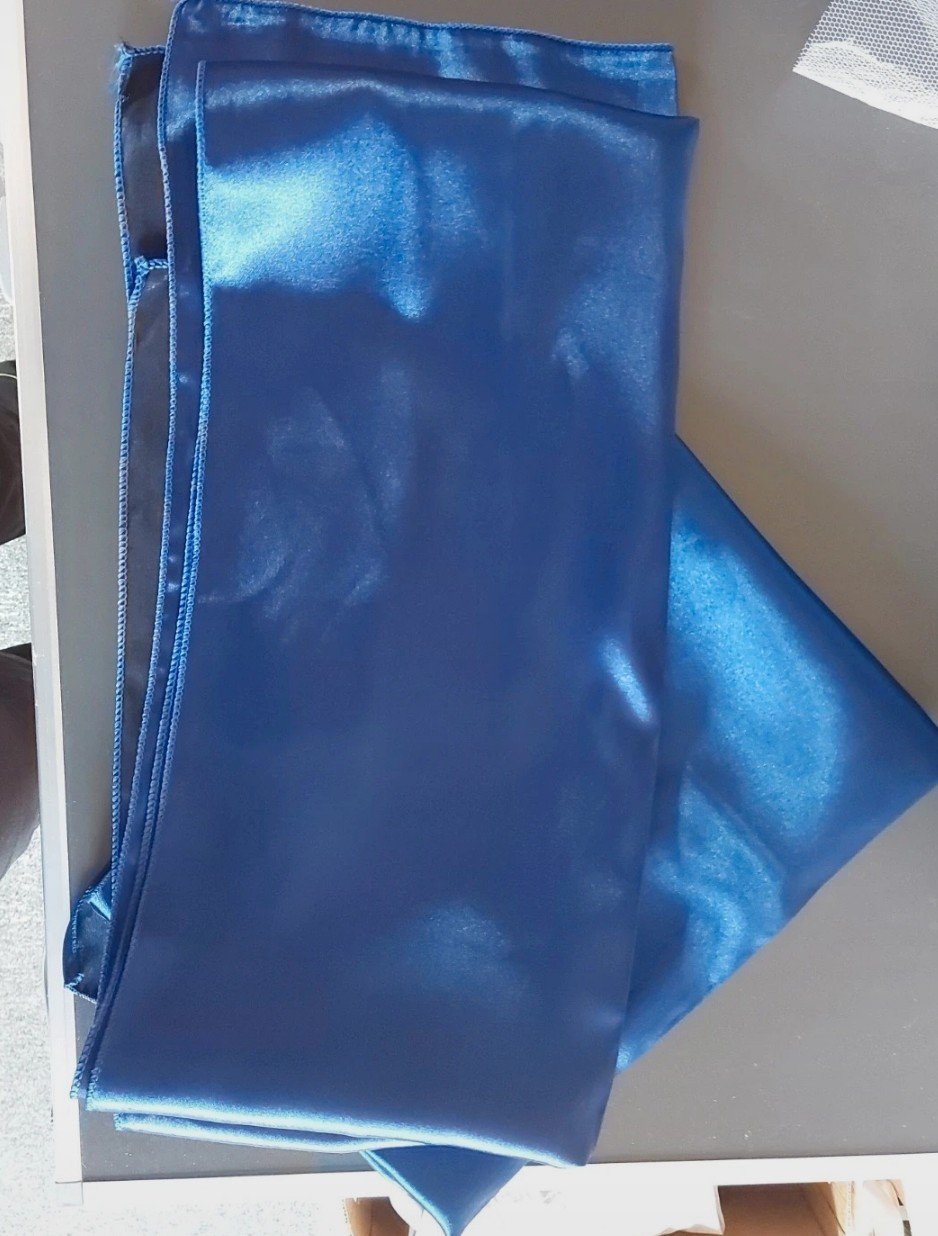 Juju & Christine Abendkleind in Royalblau