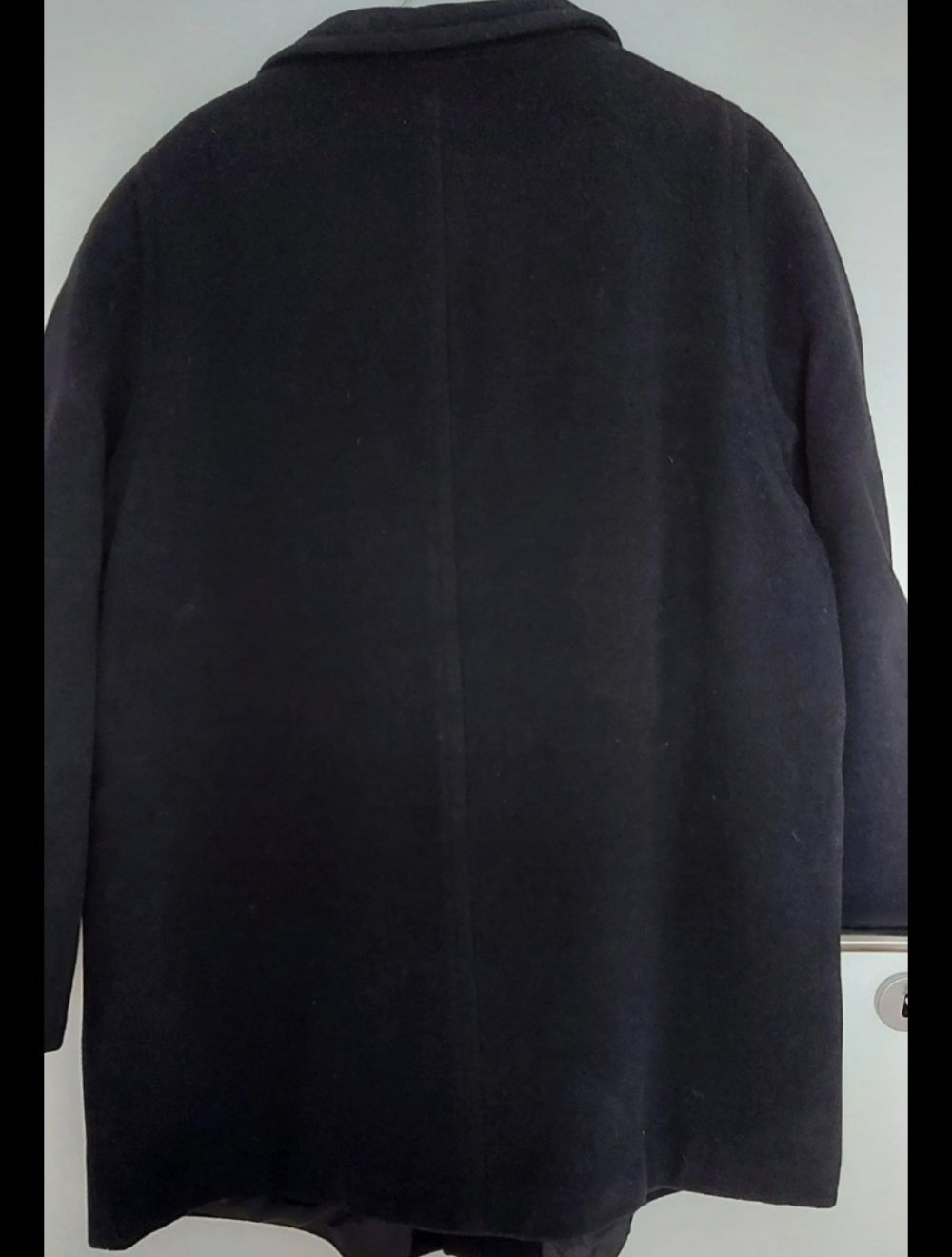 Schwarzer Mantel in 46