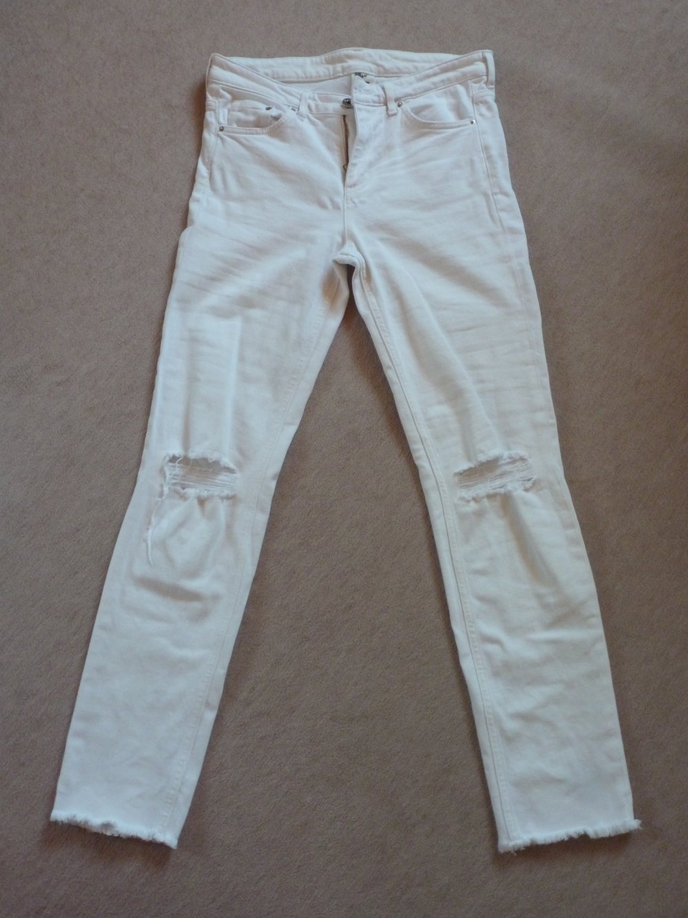 weisse Jeans H&M destroyed Risse