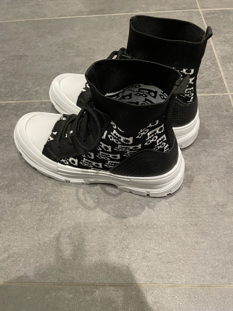 halbhohe Sneaker in schwarz-weiß, Größe 36