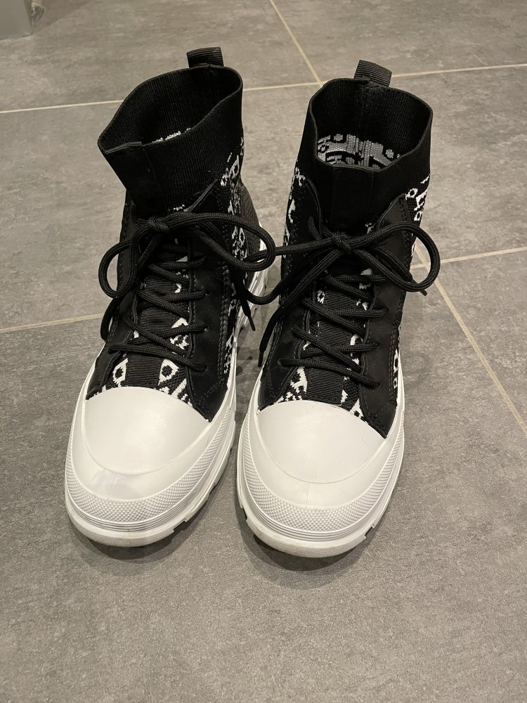 halbhohe Sneaker in schwarz-weiß, Größe 36