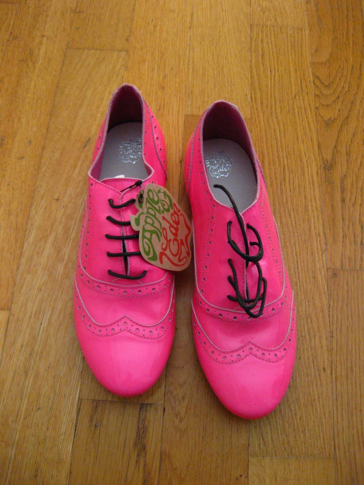 NEU pinke Lack Schnürschuhe 40