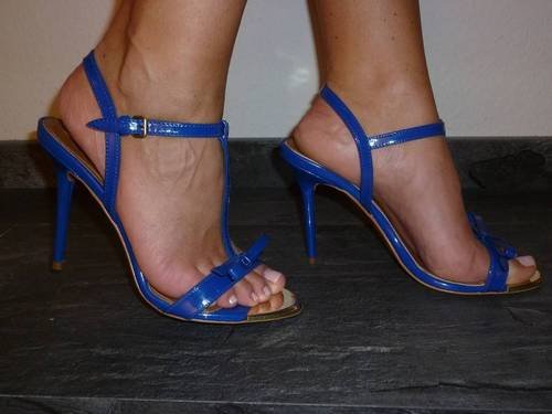 Zara High Heel blau Stiletto Lack Sandaletten 39