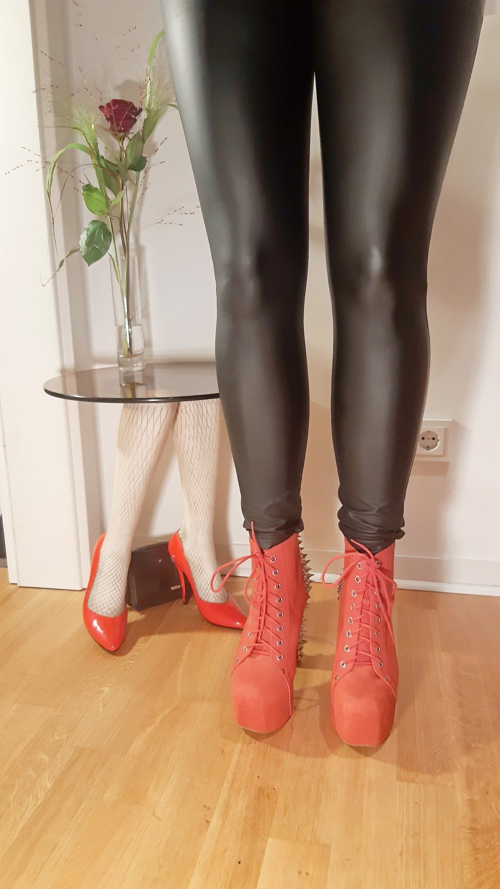 Jeffrey Campbell Lita Studded Spike Nieten rot Plateau Boots 40 punk gothic Emo