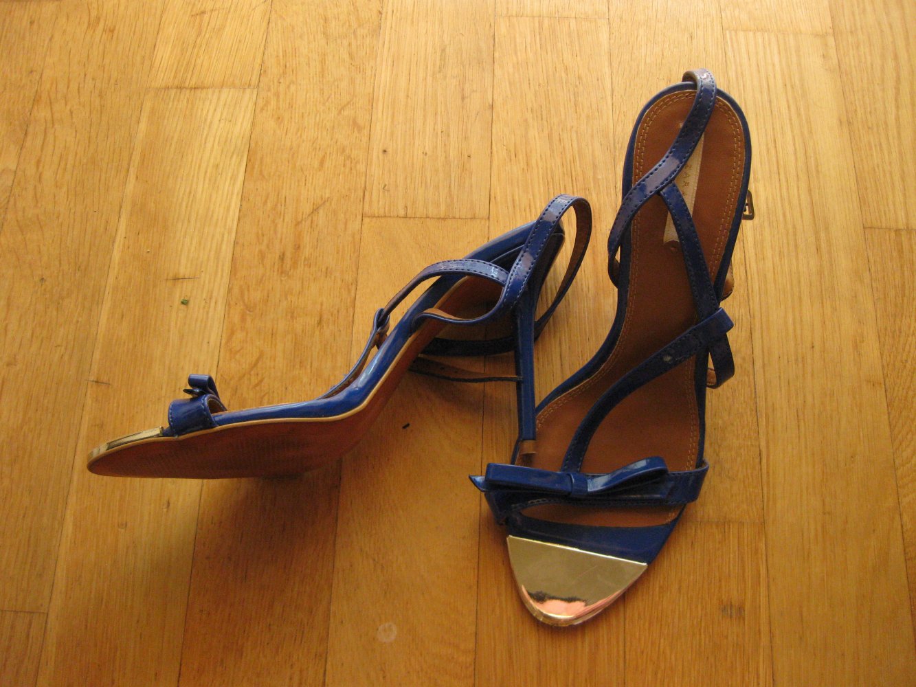 Zara High Heel blau Stiletto Lack Sandaletten 39
